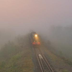 железнодорожный фотограф сергей крылов лето утро туман тепловоз чмэ3 пригородный поезд владимирская область