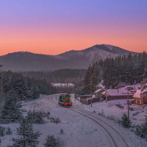 фотограф Крылов, железнодорожная съёмка, зимняя природа, закат, ЧМЭ3, ЮУЖД, горы, снег, зимний пейзаж
