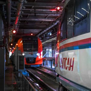 промышленный и железнодорожный фотограф сергей крылов локомотивное депо металлострой  электропоезда сапсан и ласточка на мойке в моечной камере