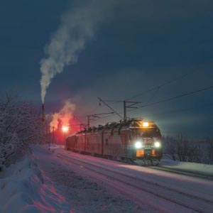 железнодорожный фотограф сергей крылов айкувен электровоз 3эс5к грузовой поезд кировск апатиты зима полярная ночь снег ржд рельсы мурманская область