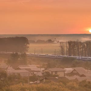 железнодорожный фотограф сергей крылов ржд лето рассвет туман электропоезд сапсан эвс2 эвс1 боголюбово церковь покрова на нерли солнце