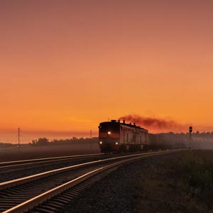 железнодорожный фотограф сергей крылов ржд закат грузовой поезд тепловоз 2тэ10м бугульма татарстан лето