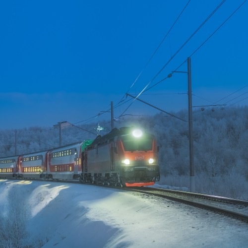 фотограф сергей крылов  железная дорога зима эп20 электровоз пассажирский поезд полярная ночь зима снег прожектор тввз